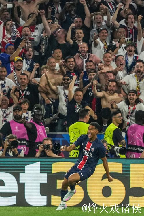 欧冠-拉莫斯关键破门马尤卢立功 巴黎圣日耳曼2-1险胜巴萨
