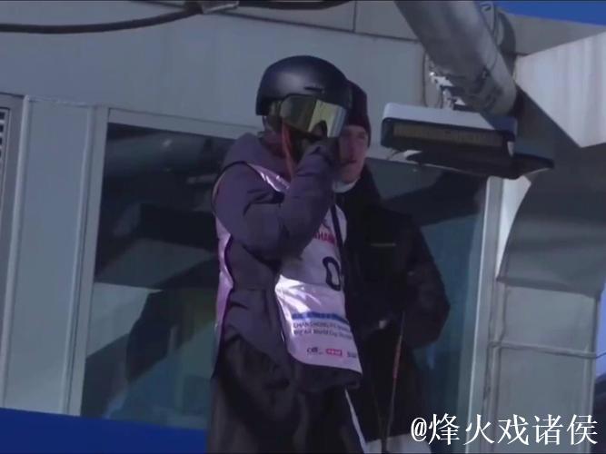 北京滑雪大跳台世界杯：中国选手刘梦婷和韩林杉顺利晋级决赛